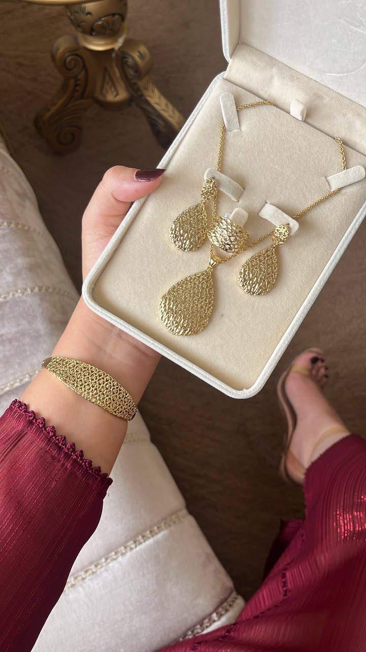 Gold Mesh Teardrop Jewelry Set